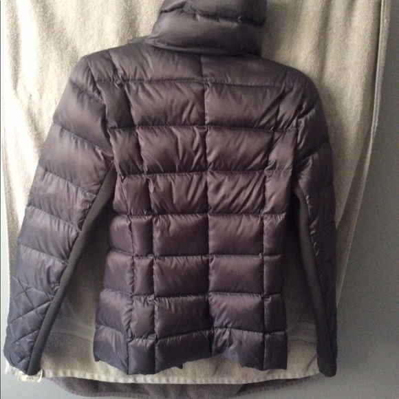 BCBGMaxAzria coat XS is excellent condition - Picture 3 of 8